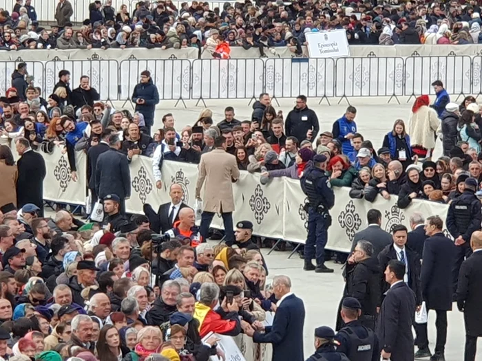 George Simion, și aplaudat, și huiduit. foto: Click!