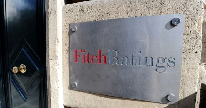 Fitch avertizează că nu este în favoarea României să crească cheltuielile bugetare. 