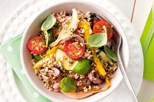 salata de orez cu legume jpeg