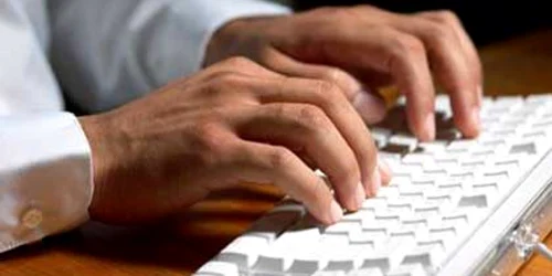 Filmele erau vizionate pe internet în schimbul unor sume de bani