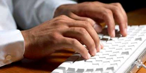 Filmele erau vizionate pe internet în schimbul unor sume de bani