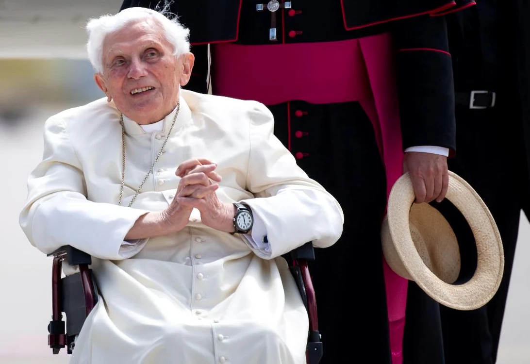 
    A renunțat la pontificat după aproape opt ani  