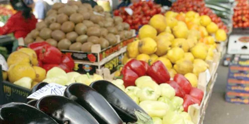 Preţurile la legume şi fructe diferă de la un judeţ la altul 