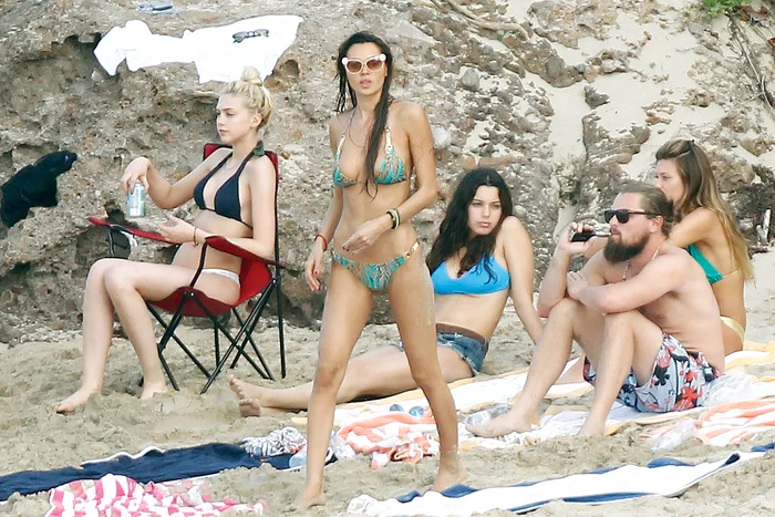 
    Leo DiCaprio e înnebunit  după petrecerile cu  femei frumoase  