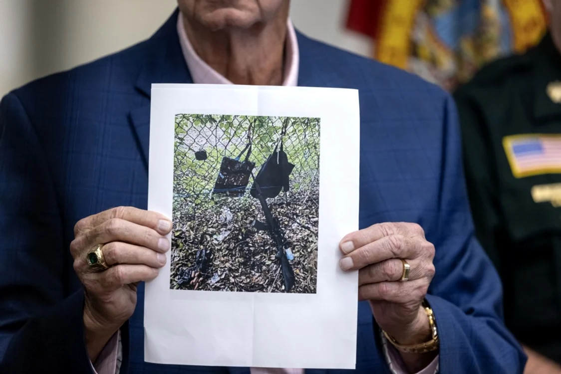 Ce a lăsat în urmă suspectul. FOTO EPA