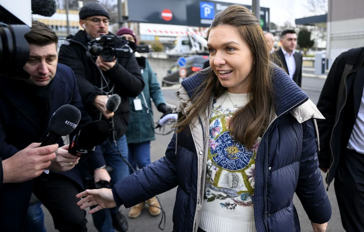 Simona Halep a purtat un pulover de 2.550 de euro la TAS (FOTO: EPA)
