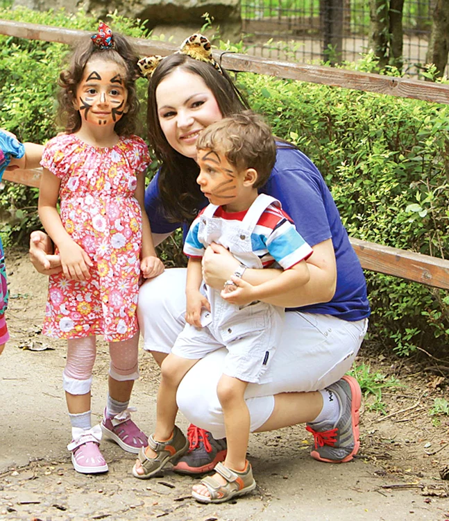 Micuții „tigrișori”, cu educatoarea lor