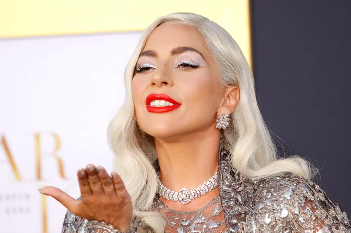 Lady Gaga a păşit pe covorul roşu într-o ţinută spectaculoasăfoto: Hepta