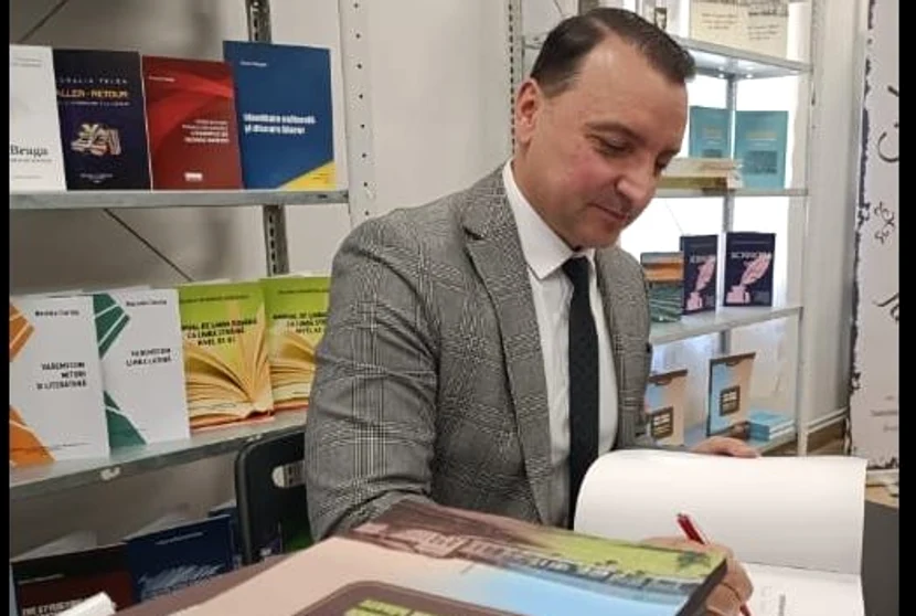 Cristian Mureșan și-a lansat npua carte de Ziua Națională a României FOTO Adevărul