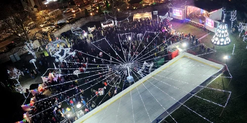 „Crăciunului la Turn” se află la prima ediție de acest fel de la Curtea Domnească. FOTO. CJD