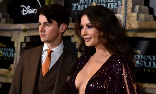 Catherine Zeta Jones si fiul4 jpg