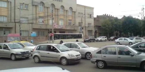 Satu Mare: Primăria oferă două milioane de lei pentru întreţinerea semafoarelor şi indicatoarelor