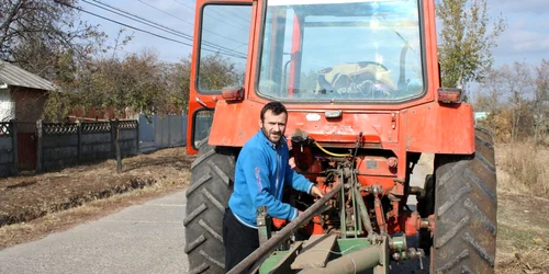 ion cu tractorul