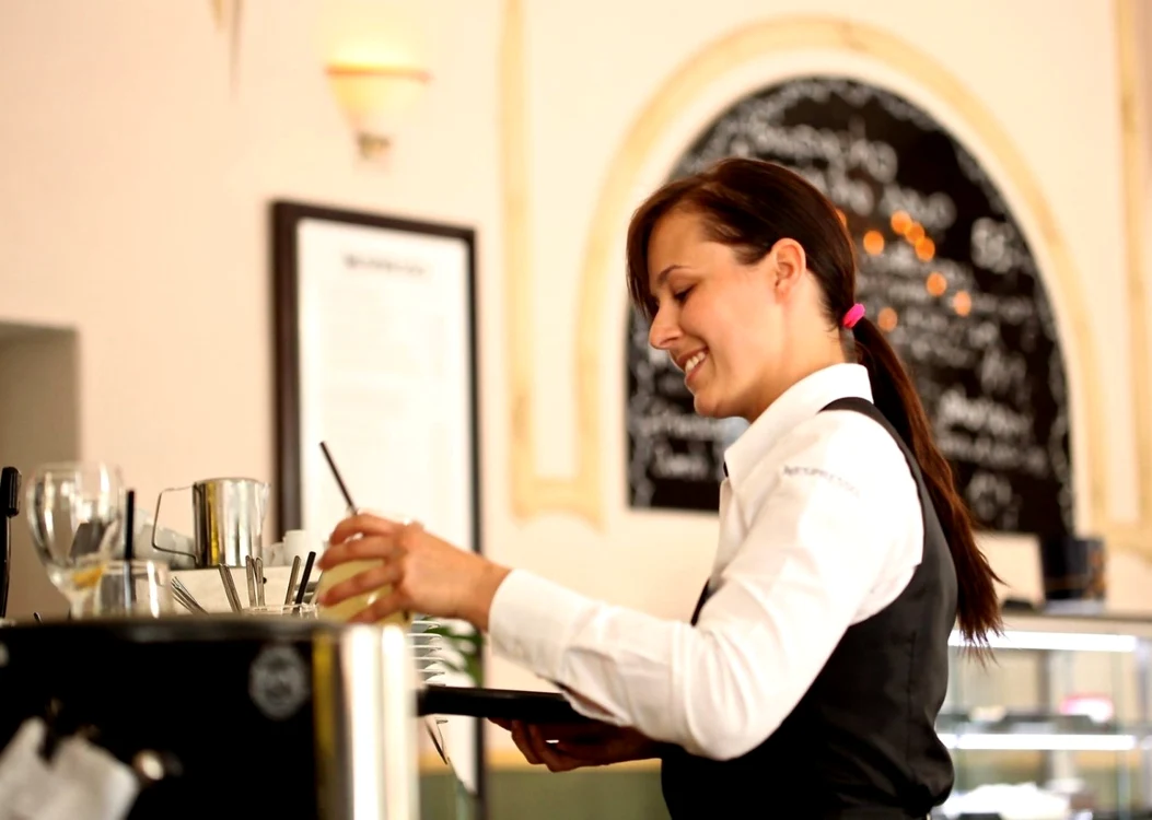 Femeia ca trebui să lucreze două luni într-un restaurant FOTO Pixabay