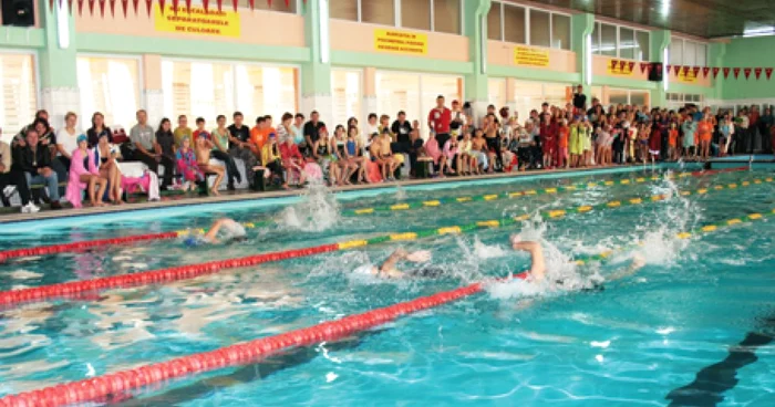 Părinţii vin să-i susţină pe cei mici la concursuri