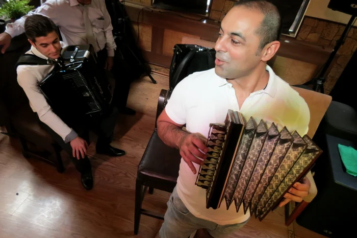 primul acordeon din lume 9 jpg jpeg