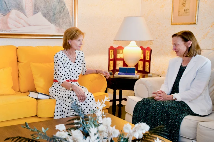 Majestatea Sa Margareta în rochie cu buline Daniel Angelescu, Casa Majestății Sale (2) jpeg