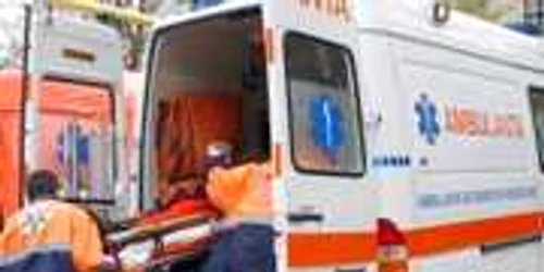 Fata a fost dusă de urgenţă la spital