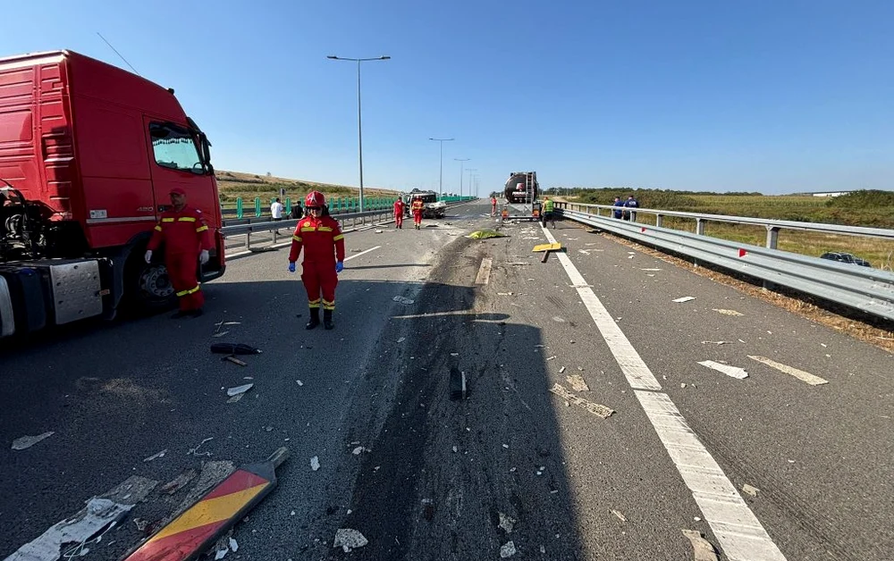 Accidentul a avut loc pe A1 FOTO ISU Sibiu