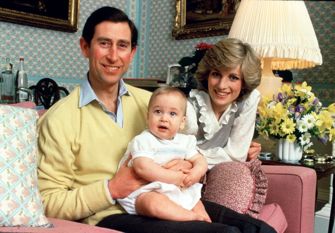 Prințul Charles și Prințesa Diana cu micul Prinț William