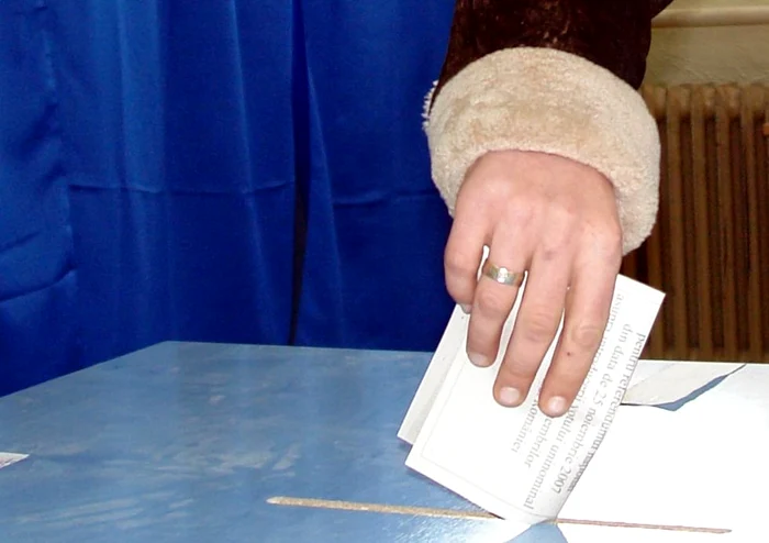 Alegerile au loc în 14 noiembrie