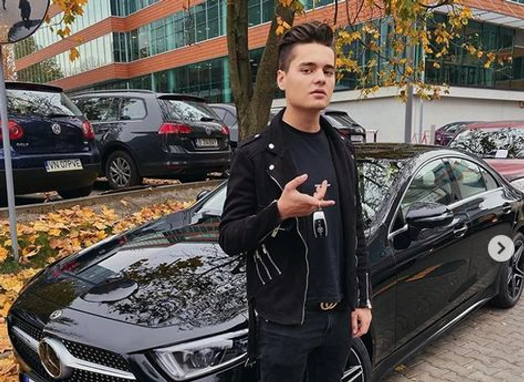 Selly a dat 81.000 de dolari pe mașinăFoto Instagram