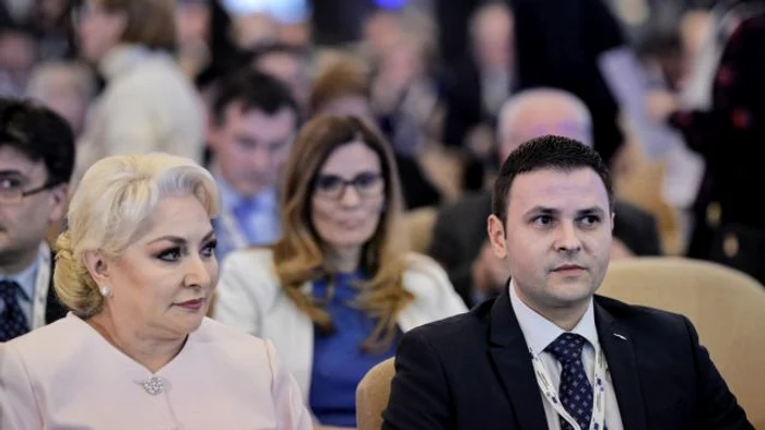 Premierul Viorica Dăncilă şi vicepremierul Daniel Suciu le-au făcut cadou primarilor pensii speciale