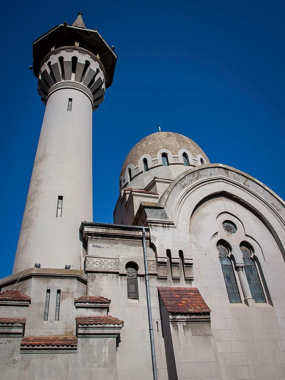 Marea Moschee de la Constanța a fost inaugurată în 1913. Are o capacitate de 800 de locuri (foto: Wikipedia)