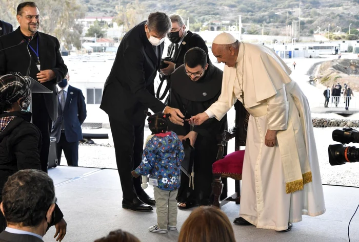 Papa Francisc la centrul de primire al refugiaţilor din Mytilene Insula Lesbos 5 decembrie 2021 FOTO EPA-EFE