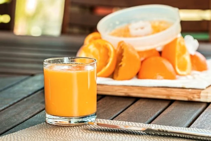 Sucul de portocale conţine vitamina C, care întăreşte sistemul imunitar.