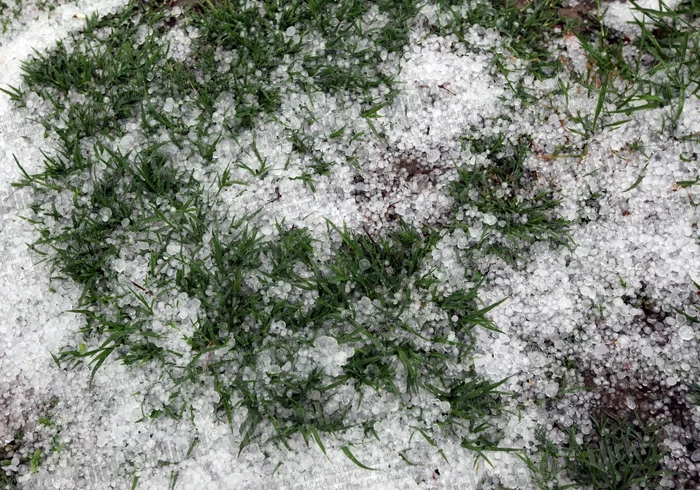 Bucureştiul inundat după furtuna de duminică, 4 mai. (Foto: Sever Gheorghe)