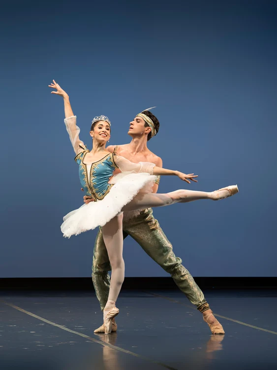 Reece Clarke și Yasmine Naghdi, prim-balerini la The Royal Ballet