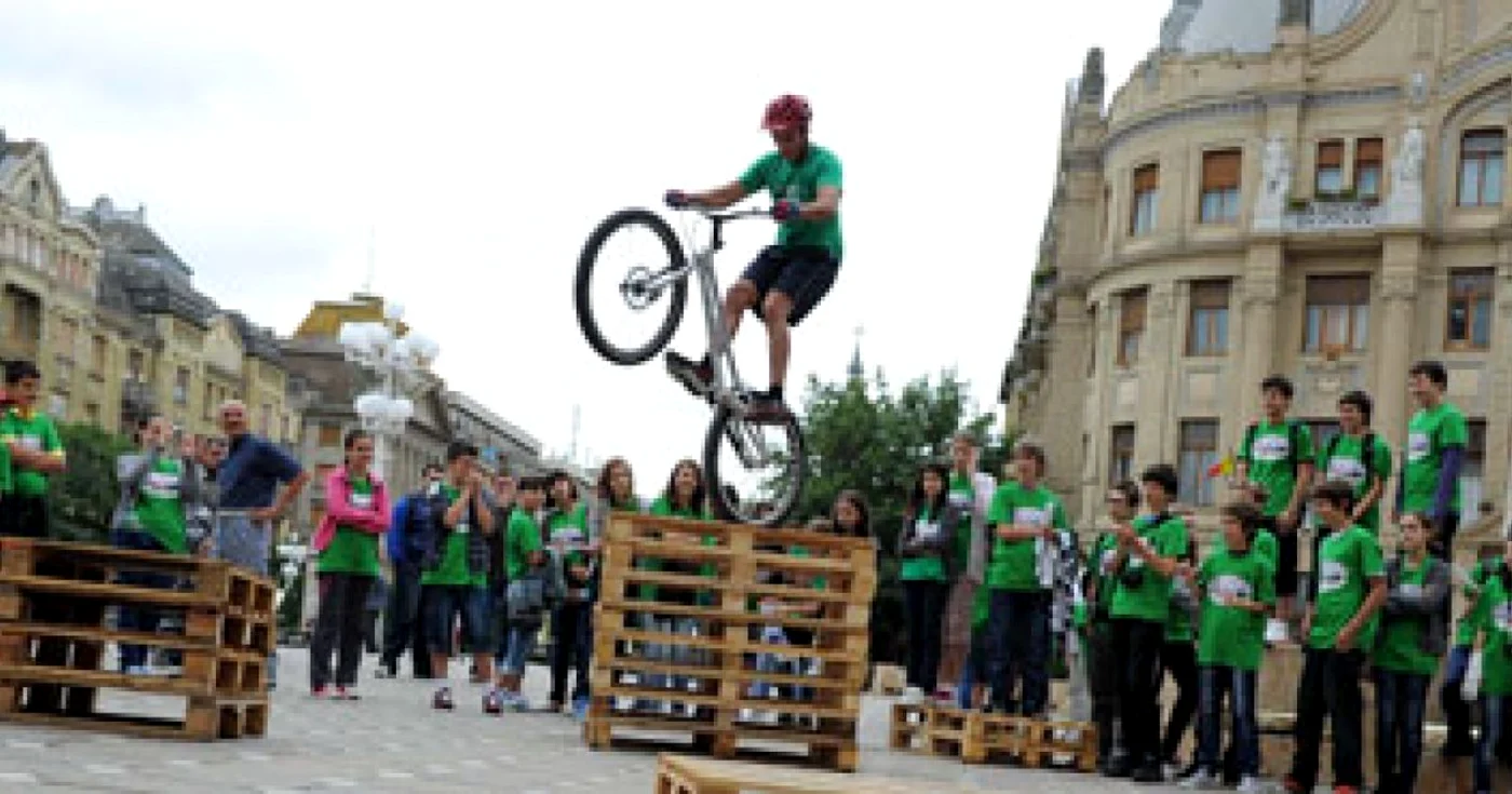 Bicicliştii pun stăpânire pe centru