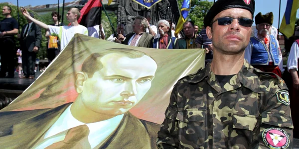 Nationalisti ucraineni il omagiaza pe Stepan Bandera FOTO Sputnik