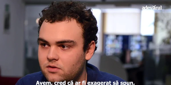 Românul
care a terminat ca şef de promoţie la Oxford se întoarce acasă
pentru a produce o schimbare: „Noi
avem o struţo-cămilă a politicii la putere în acest moment”