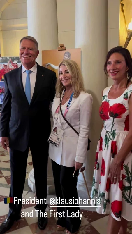 Nadia Comaneci cu soții Iohannis la Ambasada României de la Paris. FOTO: Instagram