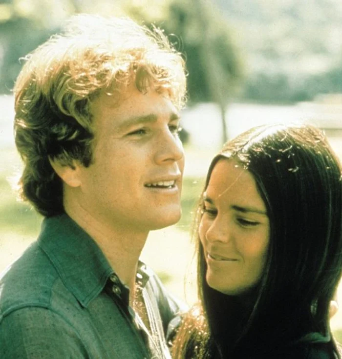 Oliver (Ryan O'Neal) și Jenny (Ali McGraw)foto: captură