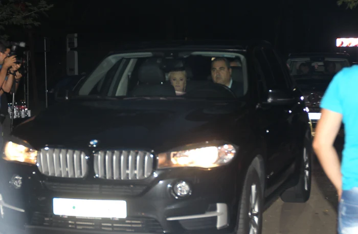 Viorica Dăncilă a venit la nuntă cu soțul