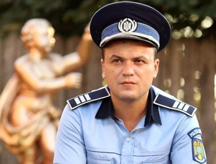Leonid Doni este polițistul RObi din serialul ”Las Fierbinți” de la PRo Tvfoto: PRO Tv