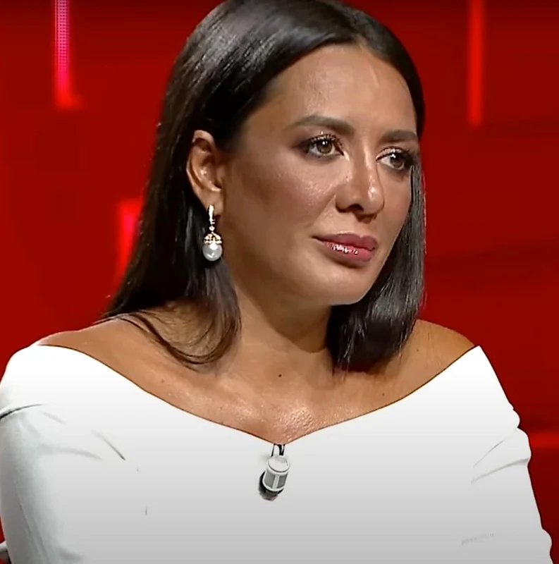 Oana Mizil, invitată în emisiunea lui Denise Rifai foto: YouTube 