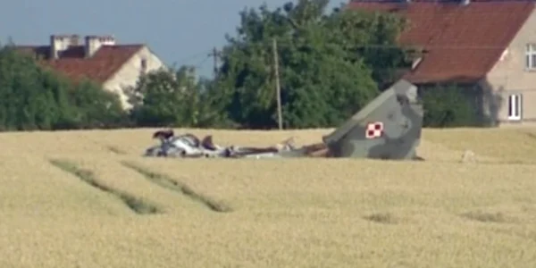 MiG-29 prabusit in Polonia FOTO Twitter @Defence_blog
