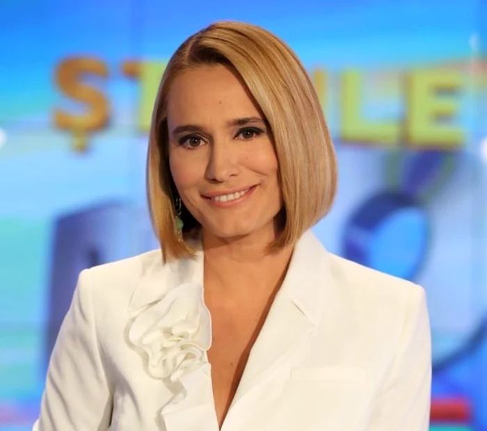 
    Andreea Esca a dezvăluit motivul pentru care ea nu-și dorește diacritice la prompterFoto Instagram  