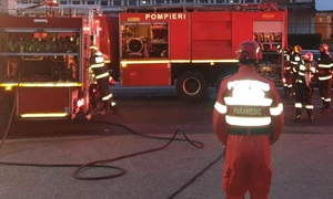 Clădire de birouri din Târgoviște, cuprinsă de flărări. FOTO ISU Dâmbovița