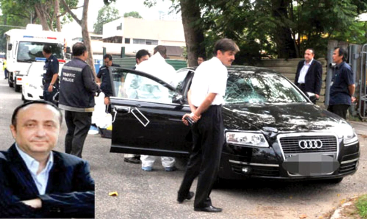 
    Diplomatul Silviu Ionescu a fost  a doua zi dimineaţă la locul unde poliţia  a găsit maşina Ambasadei la Singapore  