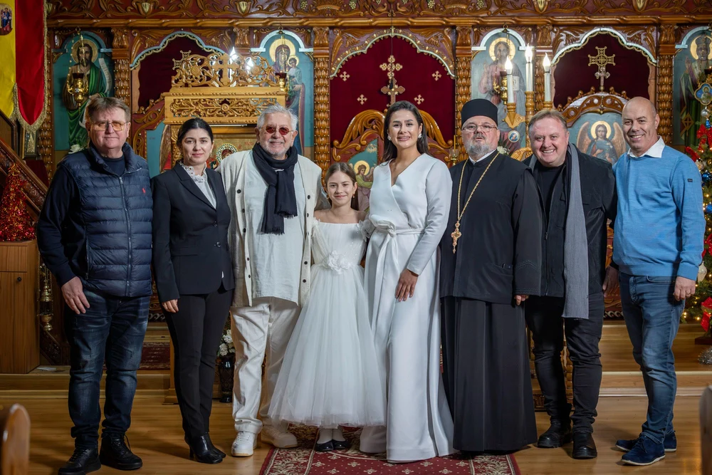 Colind filmat în Biserica Sfinții Arhangheli cu Ovidiu Lipan Țăndărică și cu preotul Alin Mazăre