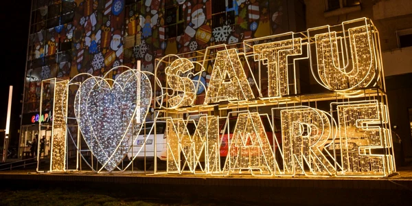 Iluminat festiv în Satu Mare 2020 Sursa foto Facebook Kereskenyi Gabor/ Autor Balog Zsolt