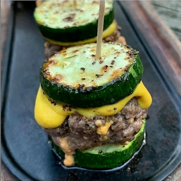 
    Miniburgerii fără chifla sunt gustoși și sănătoșifoto: captura Instagram anajblog  