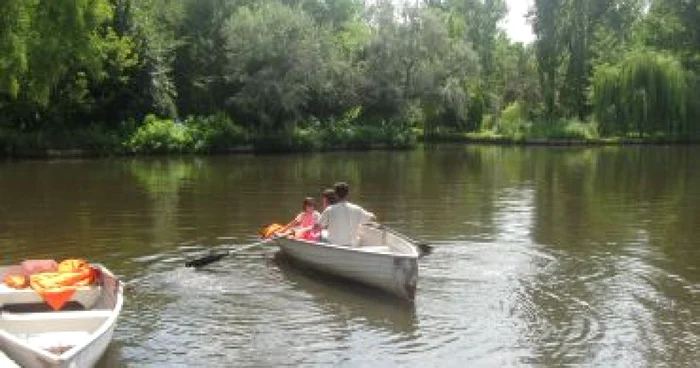 Piteşti:20 de lei ora de vâslit pe lacul din Ştrand