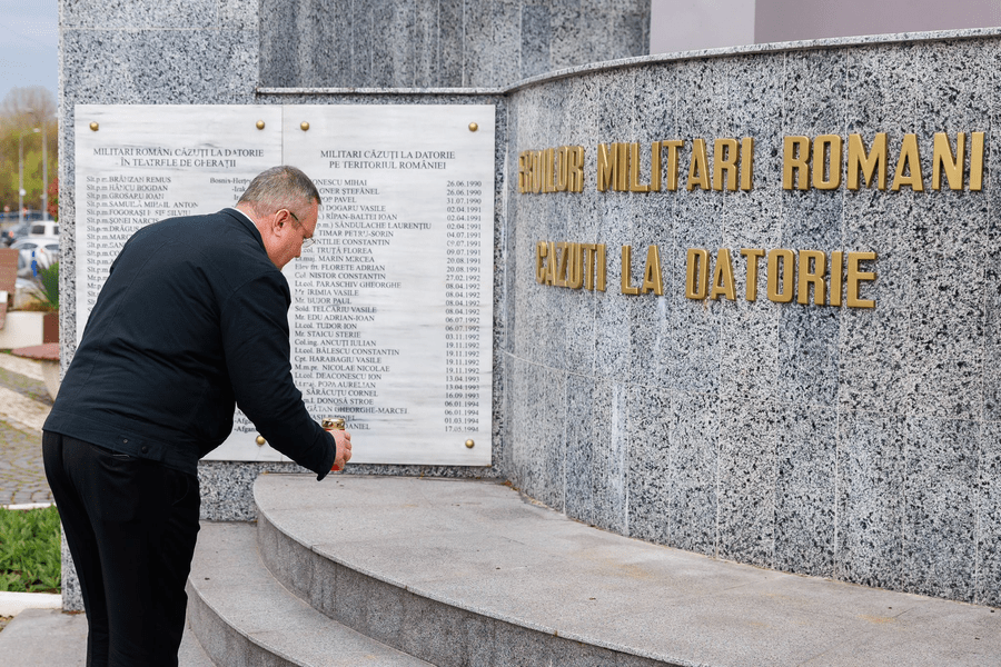 Ciucă: Intrarea în NATO și modernizarea României s-au făcut pe sacrificiul militarilor români prezenți în teatrele de operații