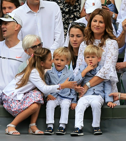 Roger Federer wins Wimbledon 2017 jpeg
